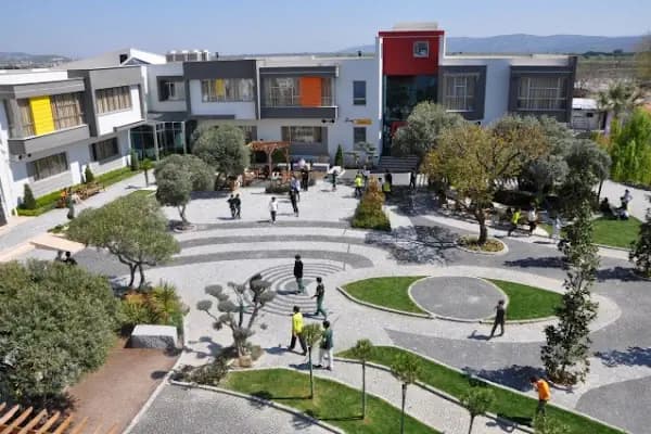 Bergama Doğa Koleji - Okul - İzmir Konak
