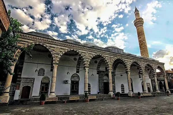 Kurşunlu Cami - Cami - Diyarbakır Sur
