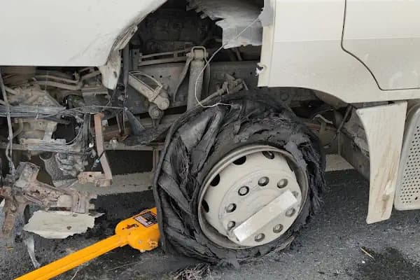 BOLLUCA OTO LASTİK YOL YARDIM - Oto Lastik Dükkanı - İstanbul Arnavutköy