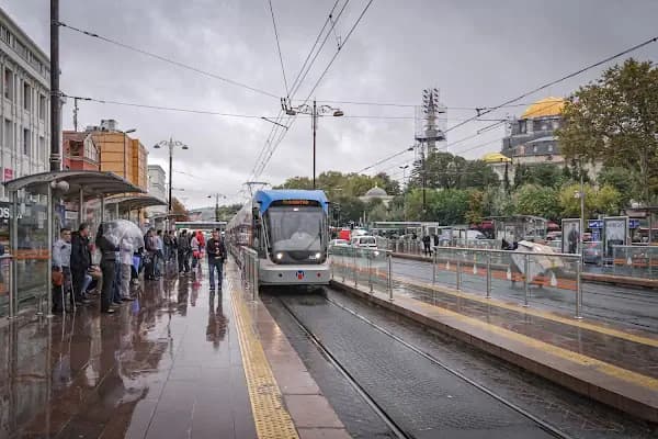 Beyazıt - Tramvay Durağı - İstanbul Fatih
