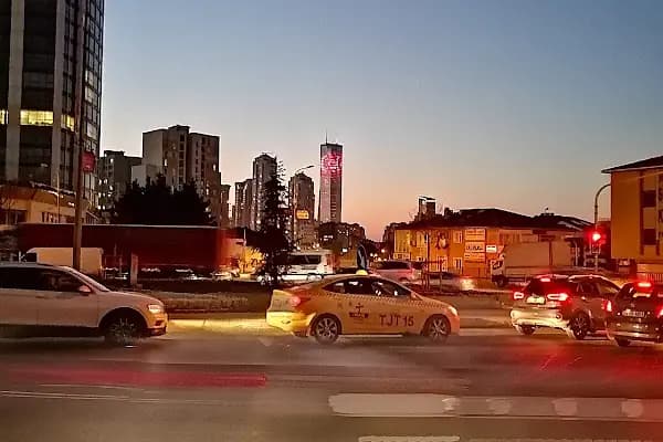 Gümrük Bölge Müdürlüğü - Otobüs Durağı - İstanbul Ataşehir