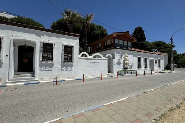 Kalyon Hotel - Otel - İzmir Foça