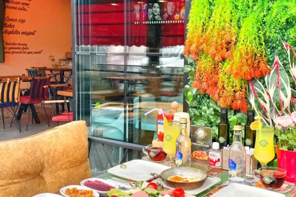 SOLİ CENTER YEŞİLÇAM KAHVE EVİ (YENİ) - Kafe - Mersin Mezitli