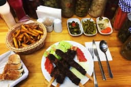 Kardeş Payı Kahvaltı Köfte Kokoreç