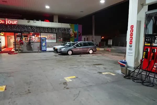 TotalEnergies İstasyonu - Benzin İstasyonu - İzmir Buca