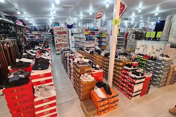 82 Salı Pazarı - Alışveriş merkezi - Antalya Finike