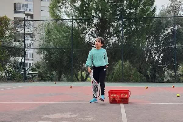 Evka-3 Tenis Kortu - Tenis Kortu - İzmir Bornova
