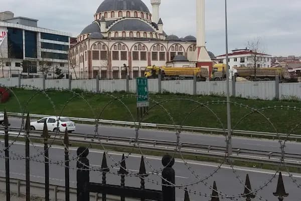 Emin BATMAZOGLU parki Yağmur Cafe - Botanik bahçesi - İstanbul Esenler