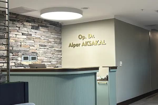 Op. Dr. İbrahim Alper Aksakal - Estetik Cerrah - İstanbul Kartal