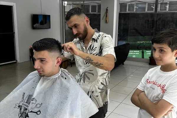 SALON ARAS - Berber Dükkanı - İstanbul Esenler