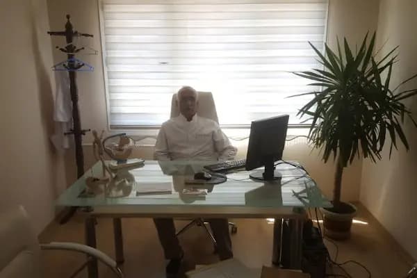 Opr. Dr. H. Zeki Uzun - Doktor - İzmir Konak