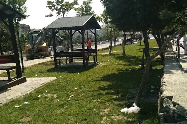 Tarihi Han &amp; Kilisesi Bahçesaray - Tarihi Yer - İstanbul Adalar