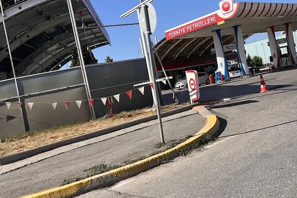 Türkiye Petrolleri - Benzin İstasyonu - Sakarya Adapazarı