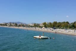 unluselek beach club