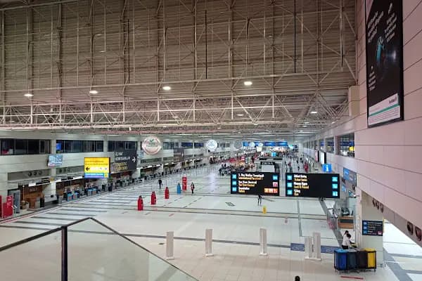 İç Hatlar Terminali - Otobüs Durağı - Antalya Kepez