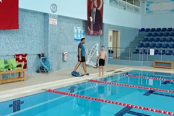 Gemlik Sosyal Yaşam Merkezi Olimpik Yüzme Havuzu - Spor salonu - Bursa Gemlik