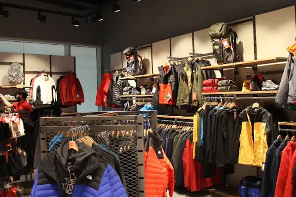 Kar Spor - Metropol İstanbul - Spor Giyim Mağazası - İstanbul Başakşehir