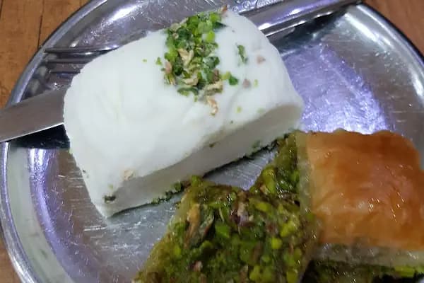Yücedağ Anteplioğlu Baklavarı - Tatlı Dükkanı - Gaziantep Nizip