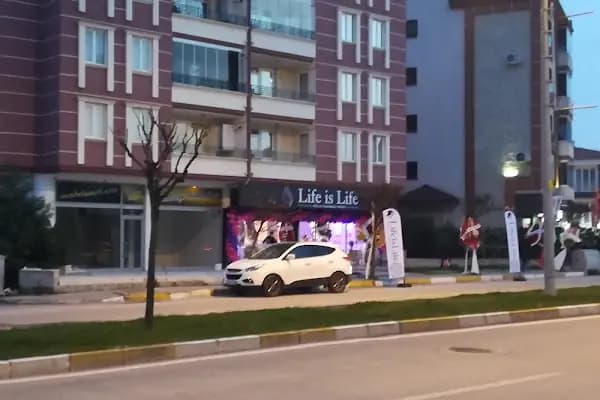 Life is Life Güzellik Merkezi - Güzellik Salonu - Balıkesir Altıeylül