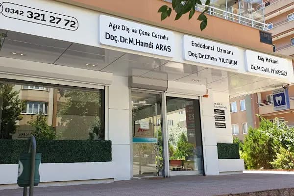Uzmanlar Diş Kliniği - Doç Dr Mutan Hamdi ARAS - Doç Dr Cihan YILDIRIM - Dt Celil İYİKESİCİ - Diş Kliniği - Gaziantep Şehitkamil