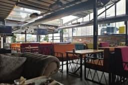 Black Garden Cafe Lounge