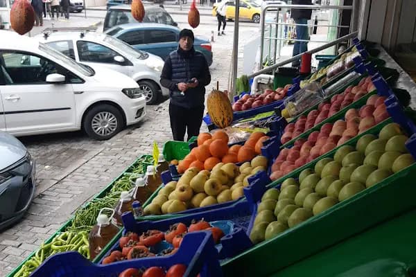 Patlıcan meyve ve sebze pazarı - İlgi Çekici Yer - İzmir Karabağlar
