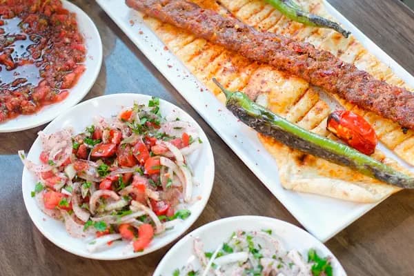 Dürümcü inegöl dürüm / Altın şiş Dürüm Restoranı / Yemek Siparişi / Hızlı Paket Servis - Dürüm Restoranı - Bursa Gemlik