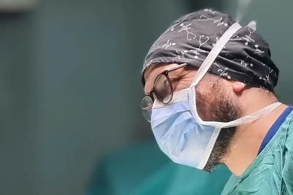 Op.Dr. Hüseyin Emre Akdeniz - Ortopedi Cerrahı - Ankara Altındağ