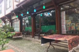 Sandal Cafe