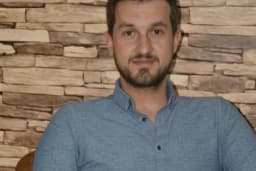 Uzm. Kl. Psk. Remzi Kourt