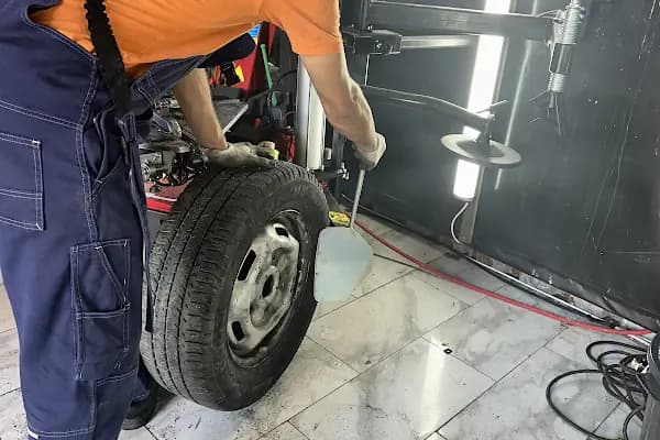 Mack Motors Oto Lastik ve Oto Yıkama - Lastikçi - İstanbul Arnavutköy