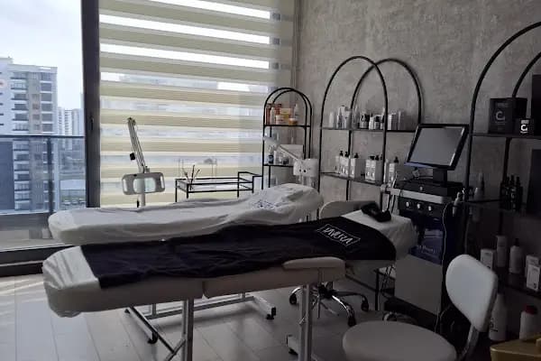 ACLİNİCA ESTETİK VE GÜZELLİK MERKEZİ - Estetik Cerrahi Kliniği - Diyarbakır Çınar