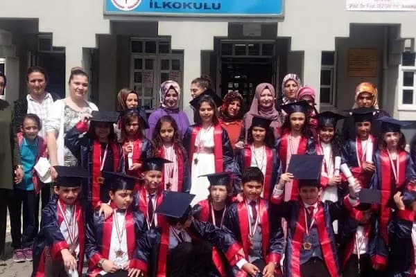 Vali cahit bayar ilköğretim okulu - Okul - İstanbul Bağcılar