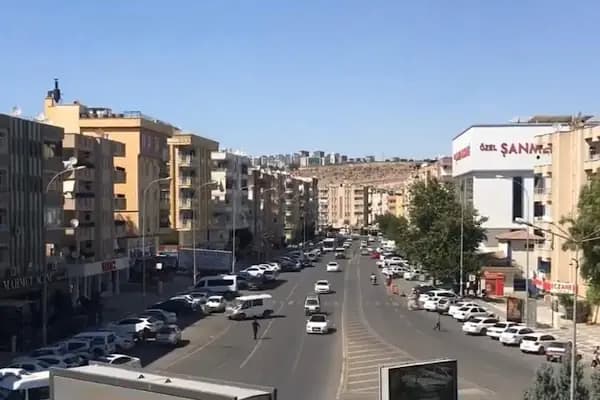 Diş Hekimi Naime TÜRKMEN - Diş Kliniği - Şanlıurfa Karaköprü