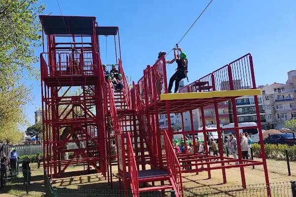 Karşıyaka Çocuk Oyun Macera Parkı - Çocuklar İçin Eğlence Merkezi - İzmir Bayındır