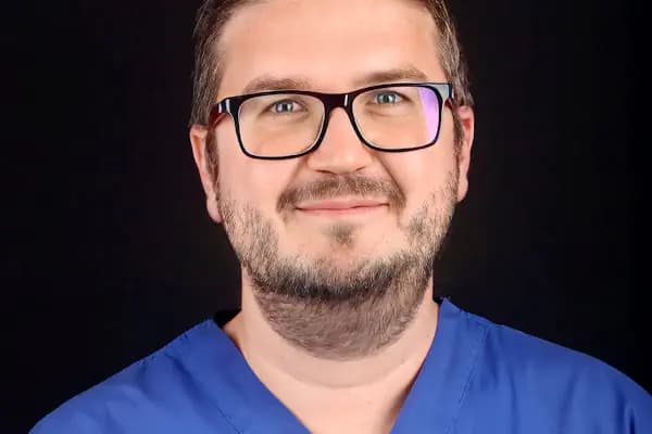 Op. Dr. Engin Selamioğlu Klinik - Estetik Cerrahi Kliniği - İstanbul Kadıköy