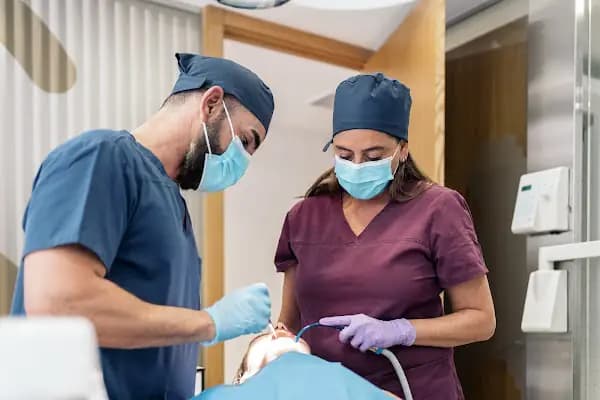 Alanya Dental Place - Dt. Selim Mert Şahinkaya - Diş Kliniği - Antalya Alanya