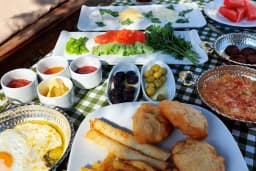 Komşu Teyzen