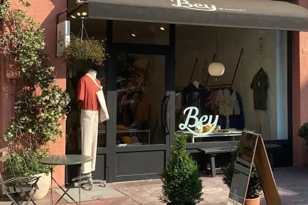 Bey Karaköy - Erkek Giyim Mağazası - İstanbul Arnavutköy