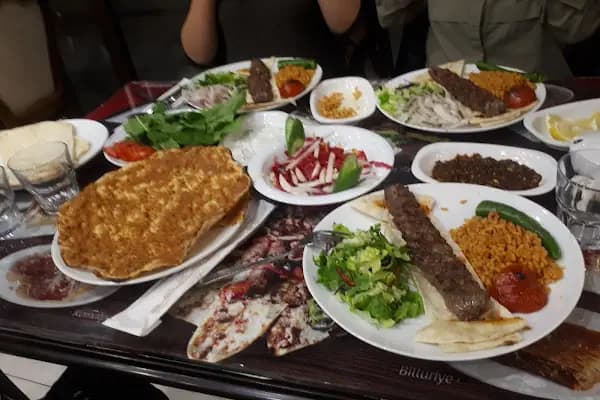 Sarıkaya Çifliği Kahvaltı &amp;Et Mangal - Restoran - İzmir Konak