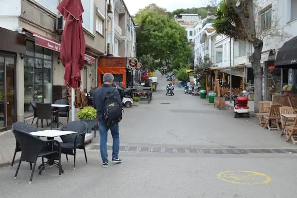 Koala Pub, Kınalıada - Hamburger restoranı - İstanbul Arnavutköy