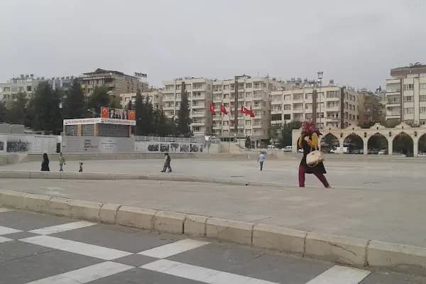 Topçu Meydanı - Şehir Parkı - Şanlıurfa Birecik