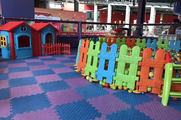 Playland - Oyun/Eğlence Merkezi - İstanbul Başakşehir