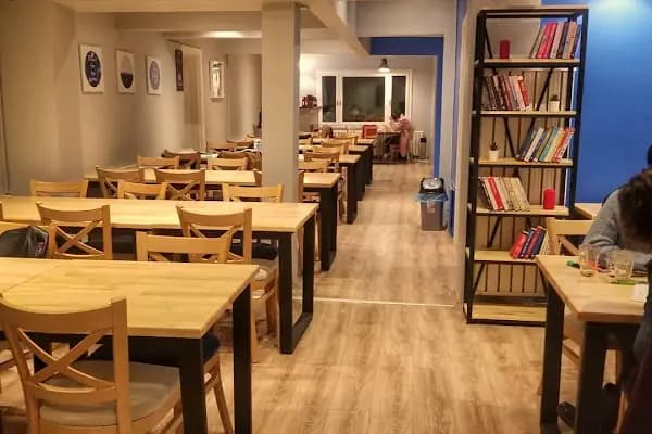 Uyanık Kütüphane İzmir - Kütüphane - İzmir Bornova