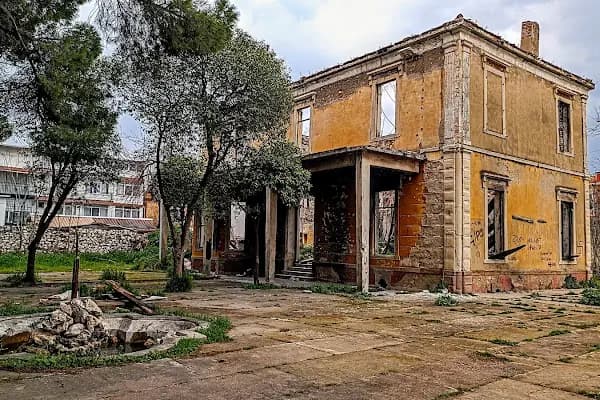 Buca Belediyesi - Belediye Binası - İzmir Buca