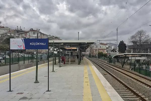 Küçükyalı - Tren İstasyonu - İstanbul Maltepe