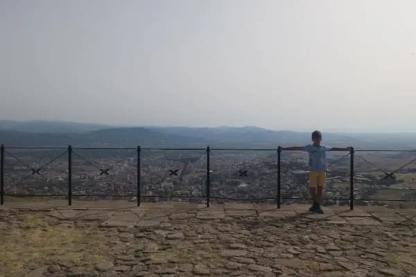 Bergama Akaryakıt - Benzin İstasyonu - İzmir Bergama