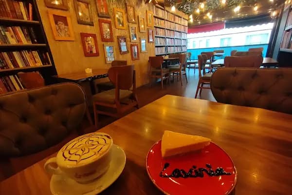 Lavinia Kitap Kafe - Kafe - Bursa İnegöl