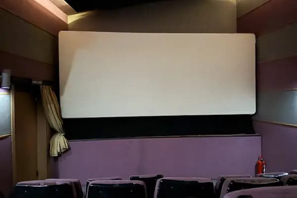 Royal Sineması - Sinema Salonu - Trabzon Ortahisar