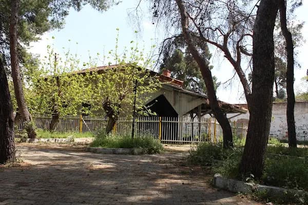 Eski Buca Tren İstasyonu - Tarihi Yer - İzmir Bayraklı